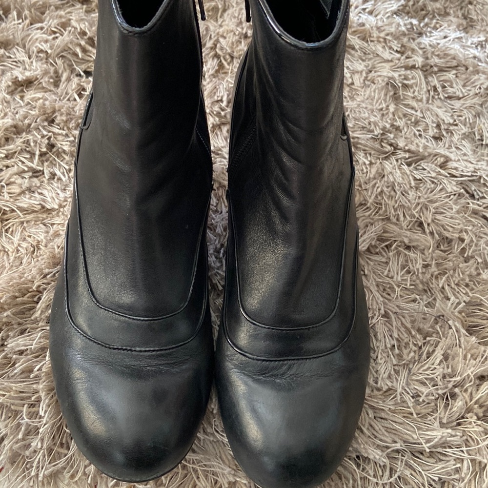 Clarks brand black leather ankle booties